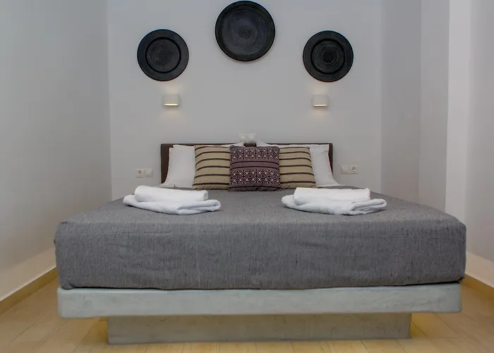 La Isla * Naxos City